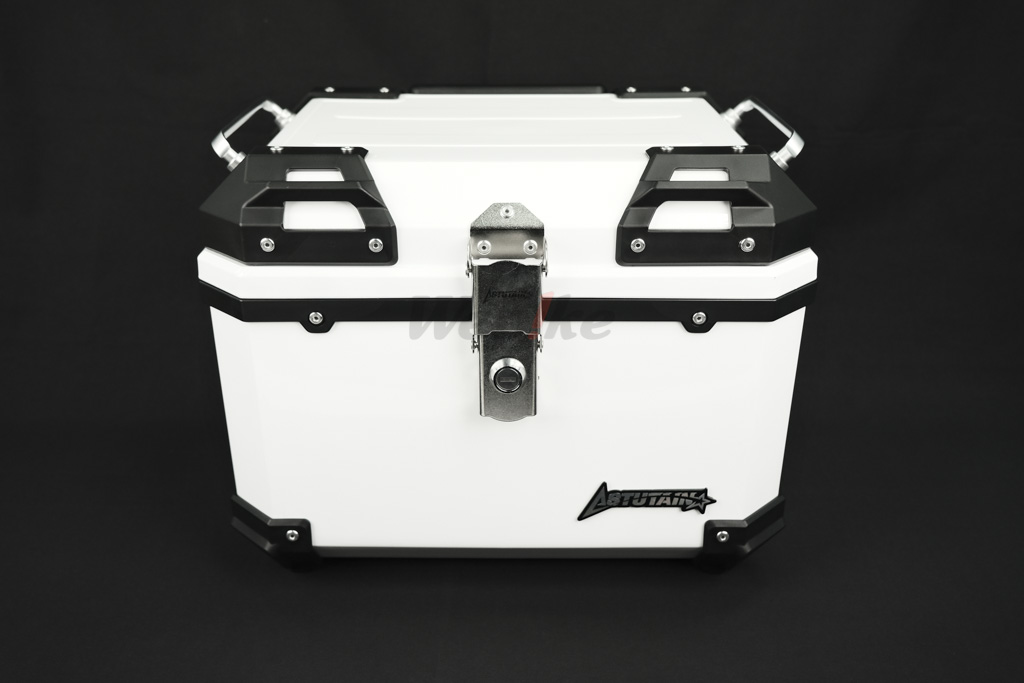 【Astutain】【OUTLET出清商品】45L 方角後箱 款式: 白
