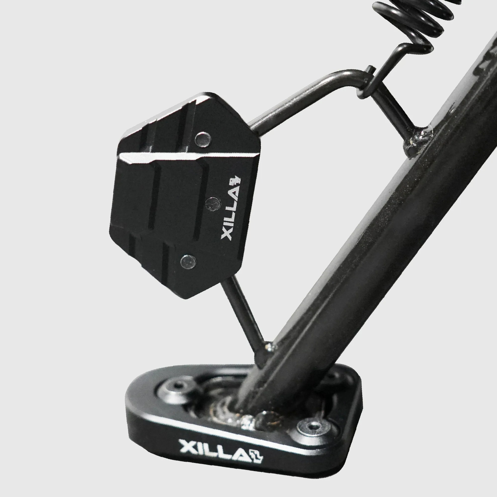 【XILLA】鋁合金側柱加大底座 + 側柱踢片 isavR 威力125