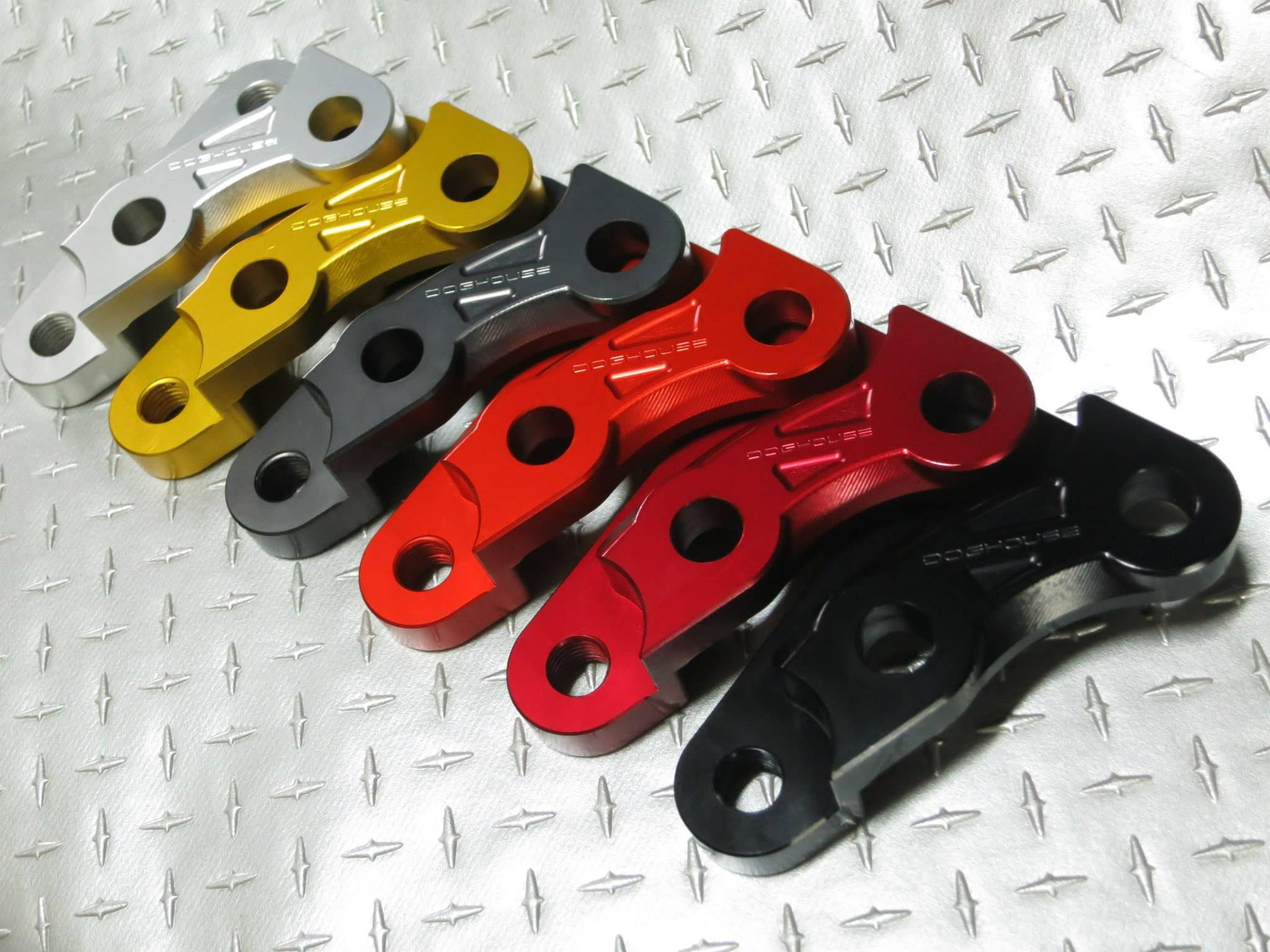 【DOG HOUSE 惡搞手工廠】S-MAX/FORCE 4 POT Caliper Support (40mm)