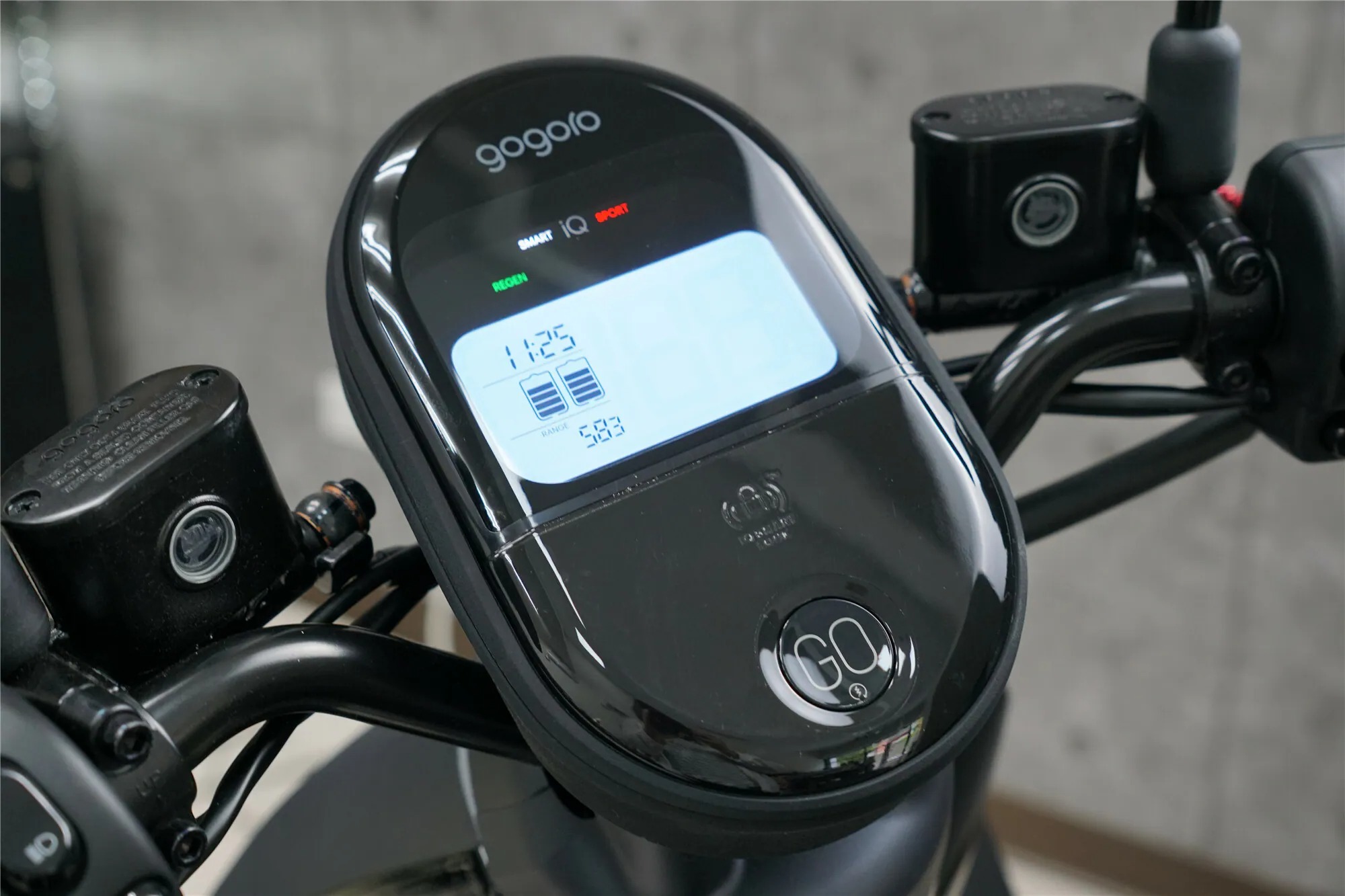 【XILLA】3M頂級犀牛皮 儀表板保護貼 (三片式) GOGORO 3 / S3