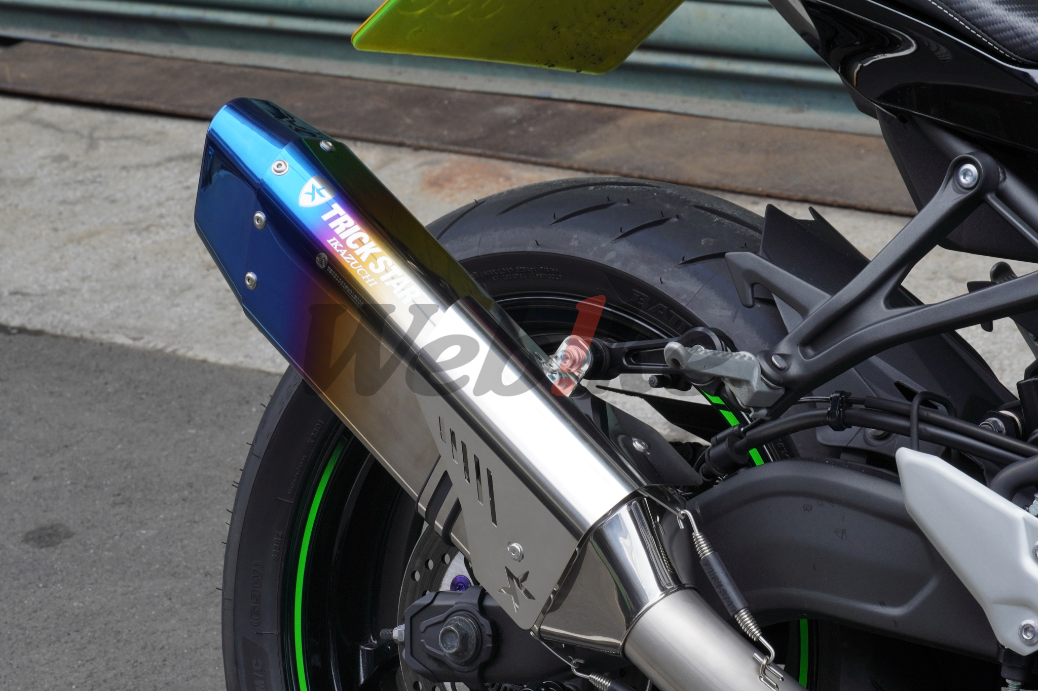 TRICK STAR 【台灣合法認證】IKAZUCHI 尾段排氣管ZX4R/RR