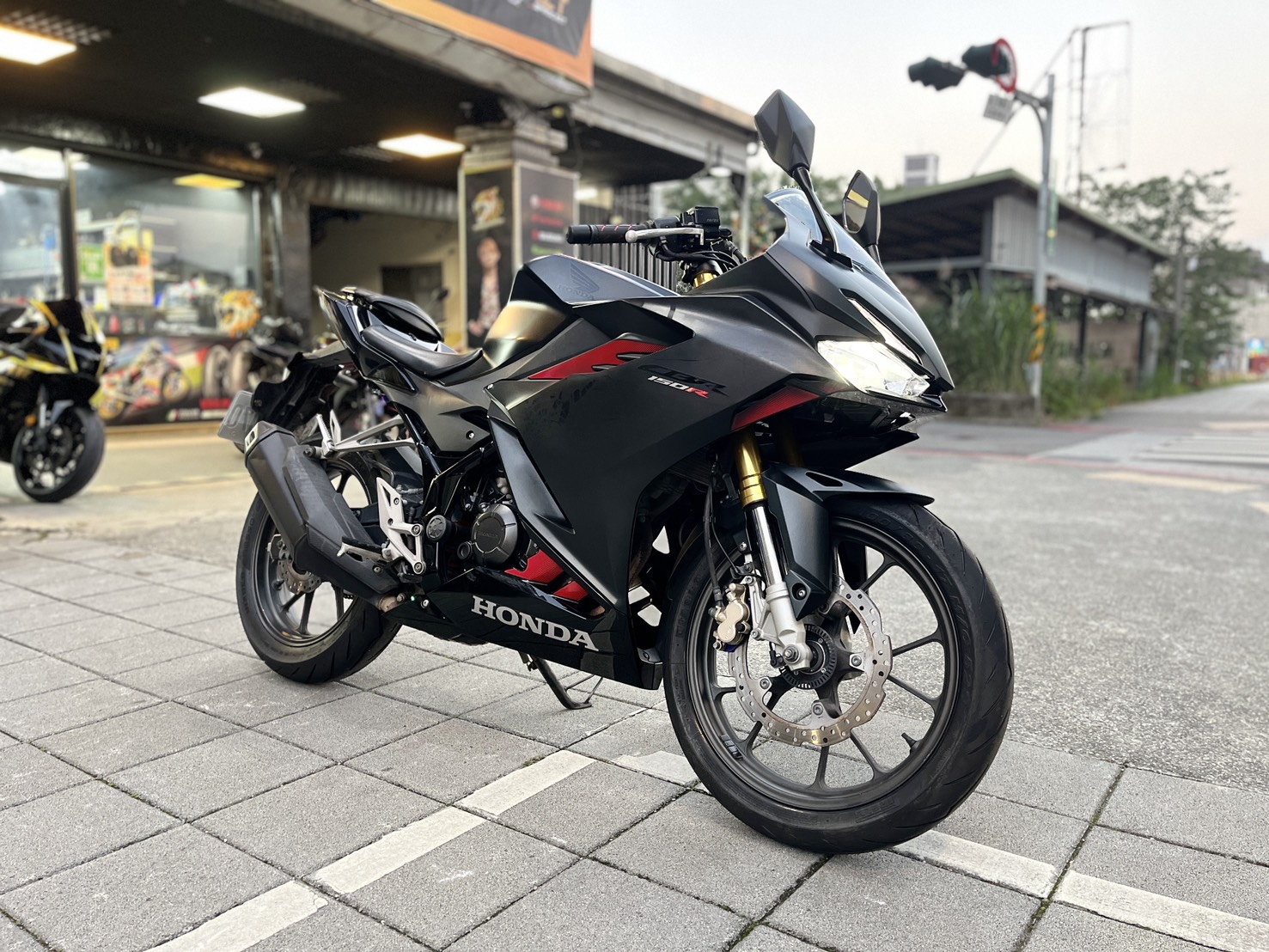 HONDA CBR150RWebike-摩托車市