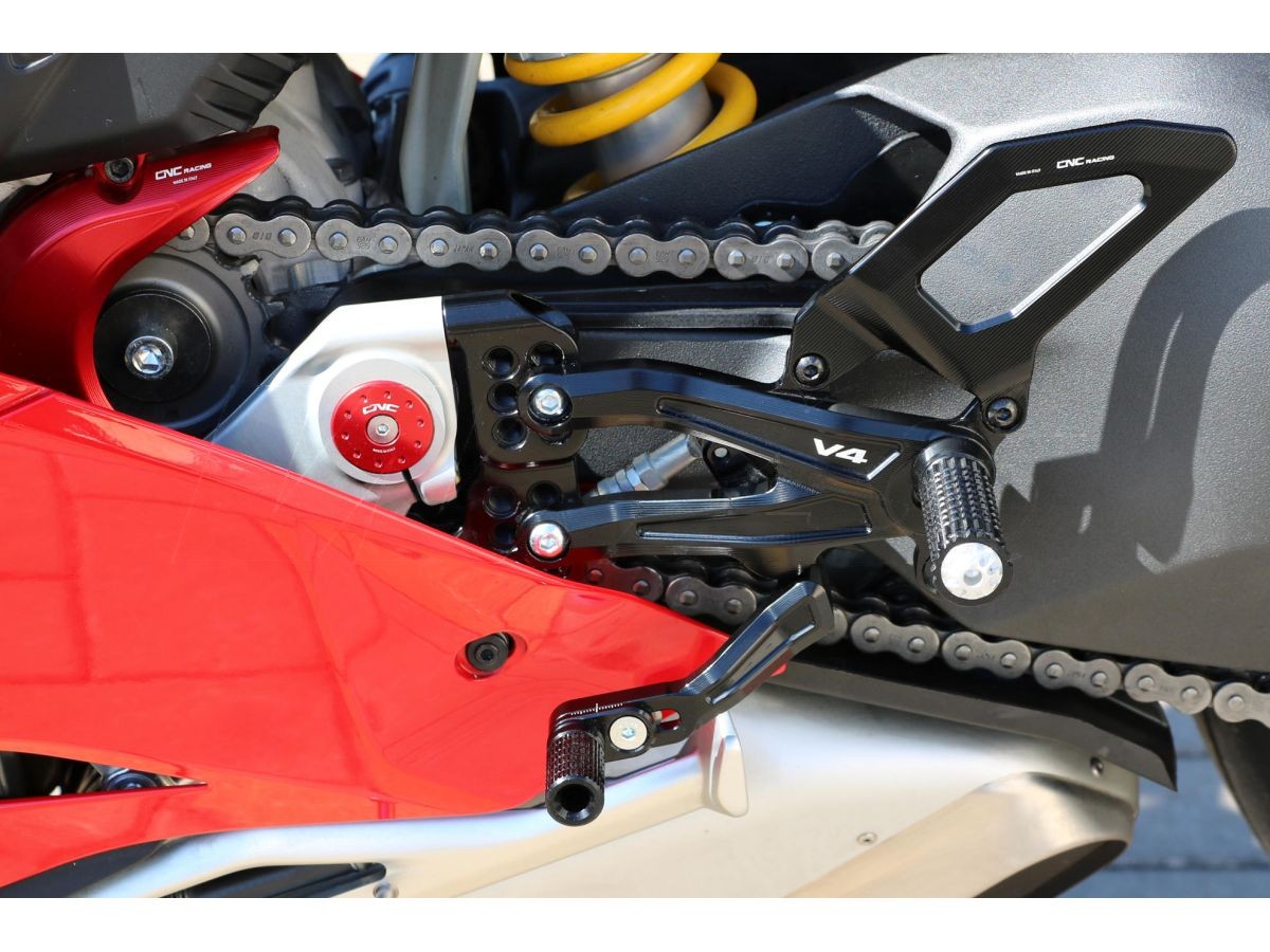 CNC Racing RPS可調式腳踏後移(PRAMAC樣式) [PE407B]