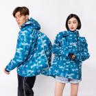 【Outperform 奧德蒙】斜開雙拉鍊風雨衣+防水牛仔褲 背包款 (藍迷彩)| Webike摩托百貨