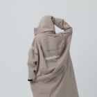 【Outperform 奧德蒙】背包款-ACE半斜開雙拉鍊防水透氣連身式雨衣 (奶茶)| Webike摩托百貨