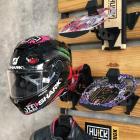 【HUCK 浩克手工傢俬】H302FS-D09 彩繪版鋼鐵帽架 USB風扇版| Webike摩托百貨