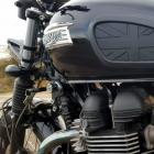 【MOTONE】鑰匙下移 左側 (黑) 氣冷凱旋專用| Webike摩托百貨