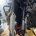 【SOURCEMOTO】前叉內管下護板 SPEED 400X| Webike摩托百貨