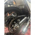 【SOURCEMOTO】鋁合金鏈條蓋 SPEED 400/T4 / SCRAMBLER 400X| Webike摩托百貨