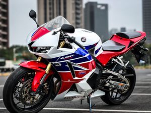 HONDA CBR600RRWebike-摩托車市